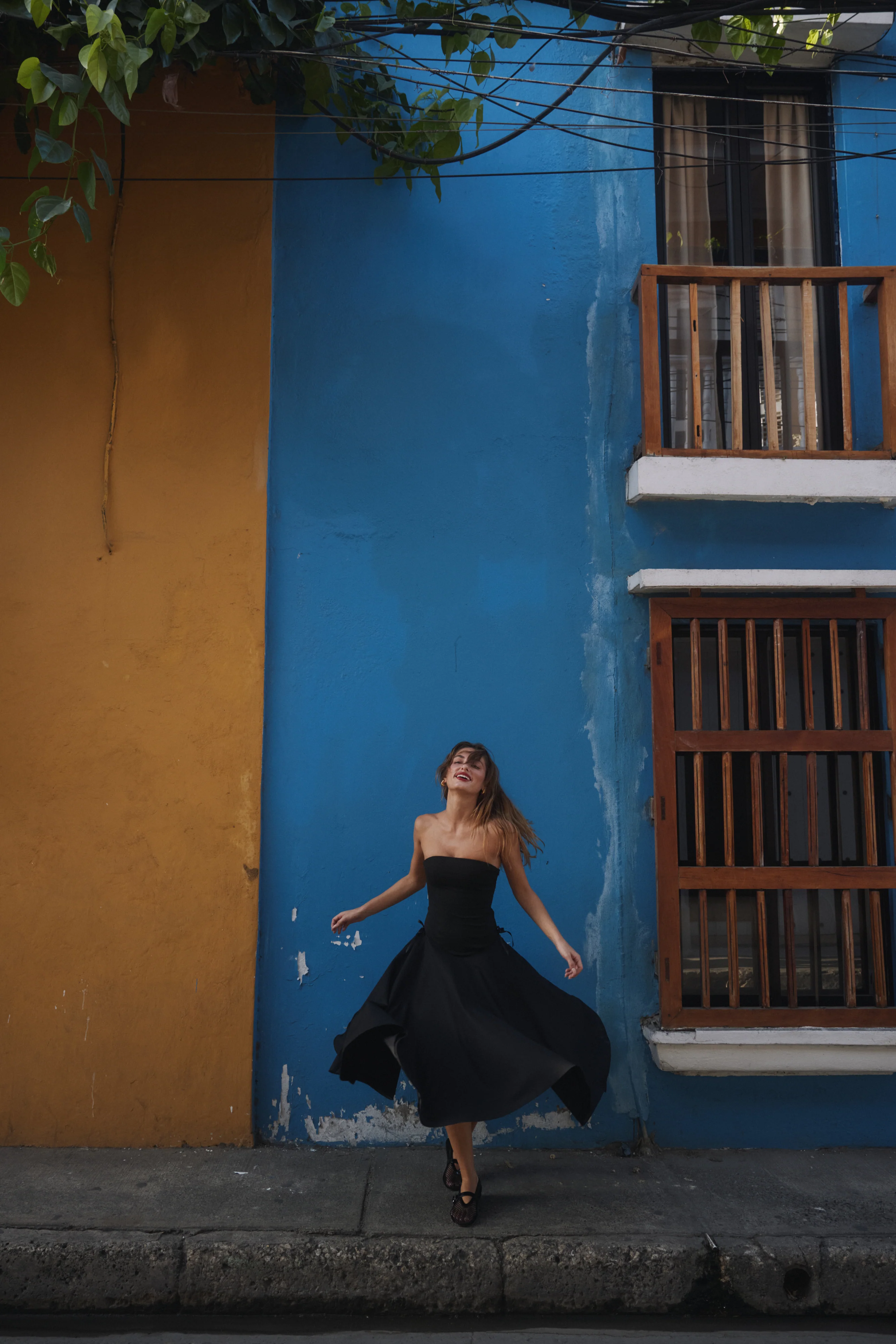 Kittie Maxi Dress - Noir - Image 3